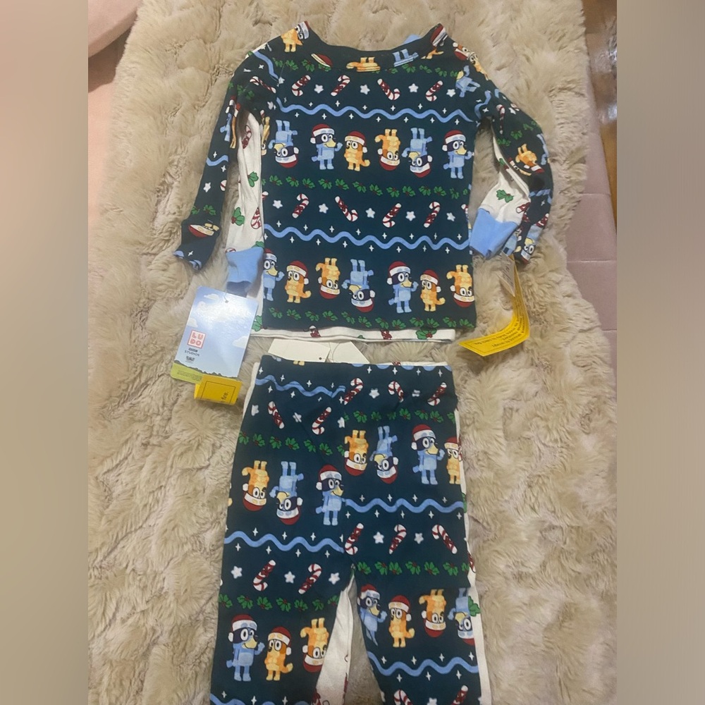 NWT set of two Bluey and Bingo Christmas pajamas in 2T